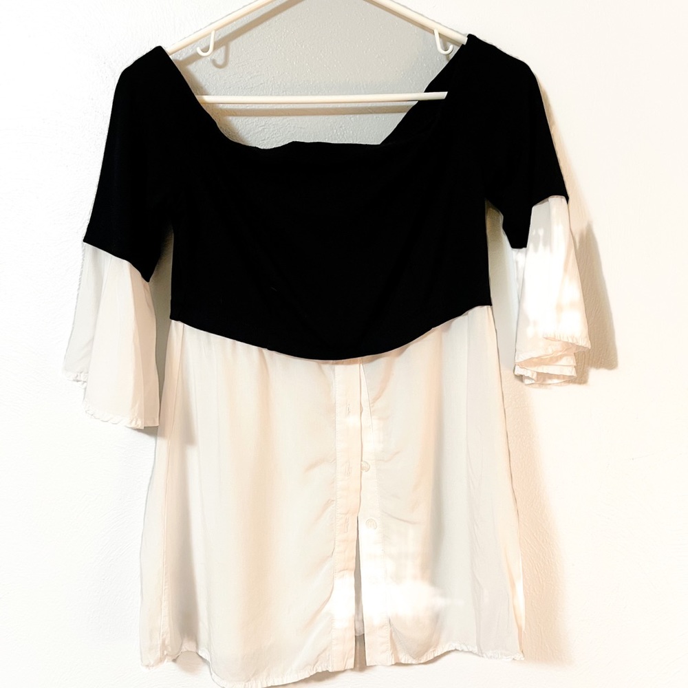 Super adorable black and white top
